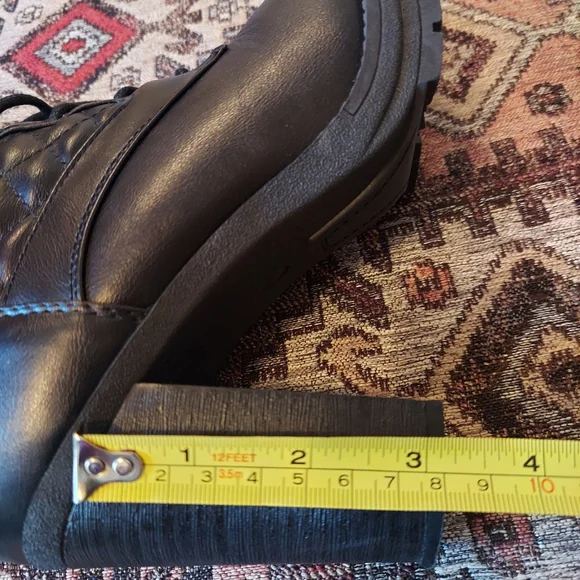 Guess Boots - Picture 7 of 9